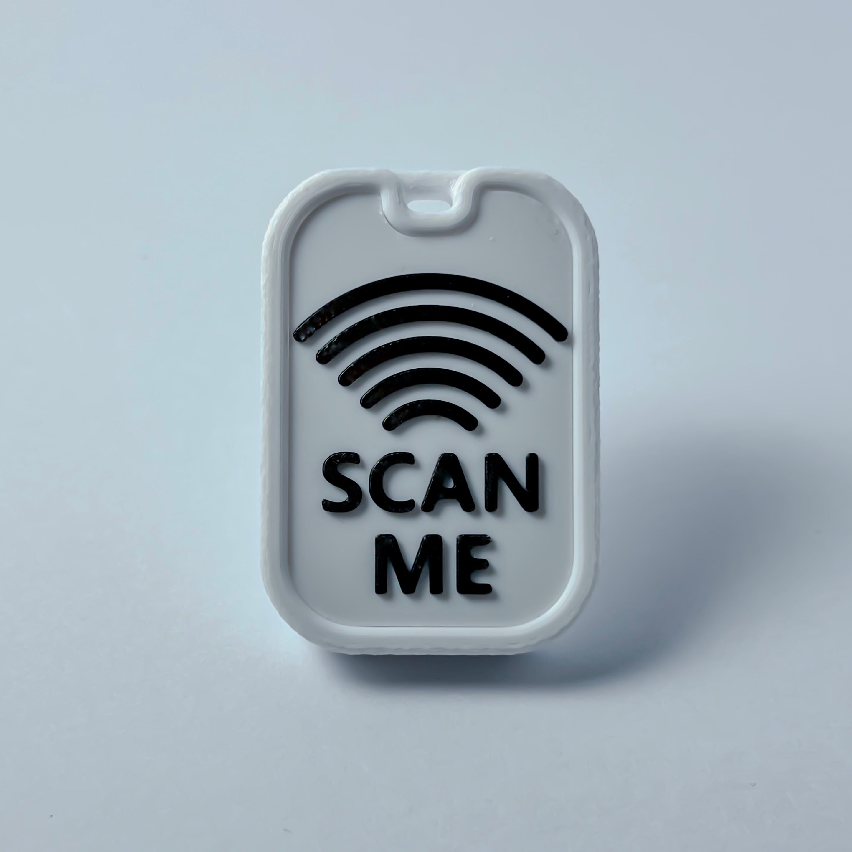 NFC raktų pakabukas "Scan me"